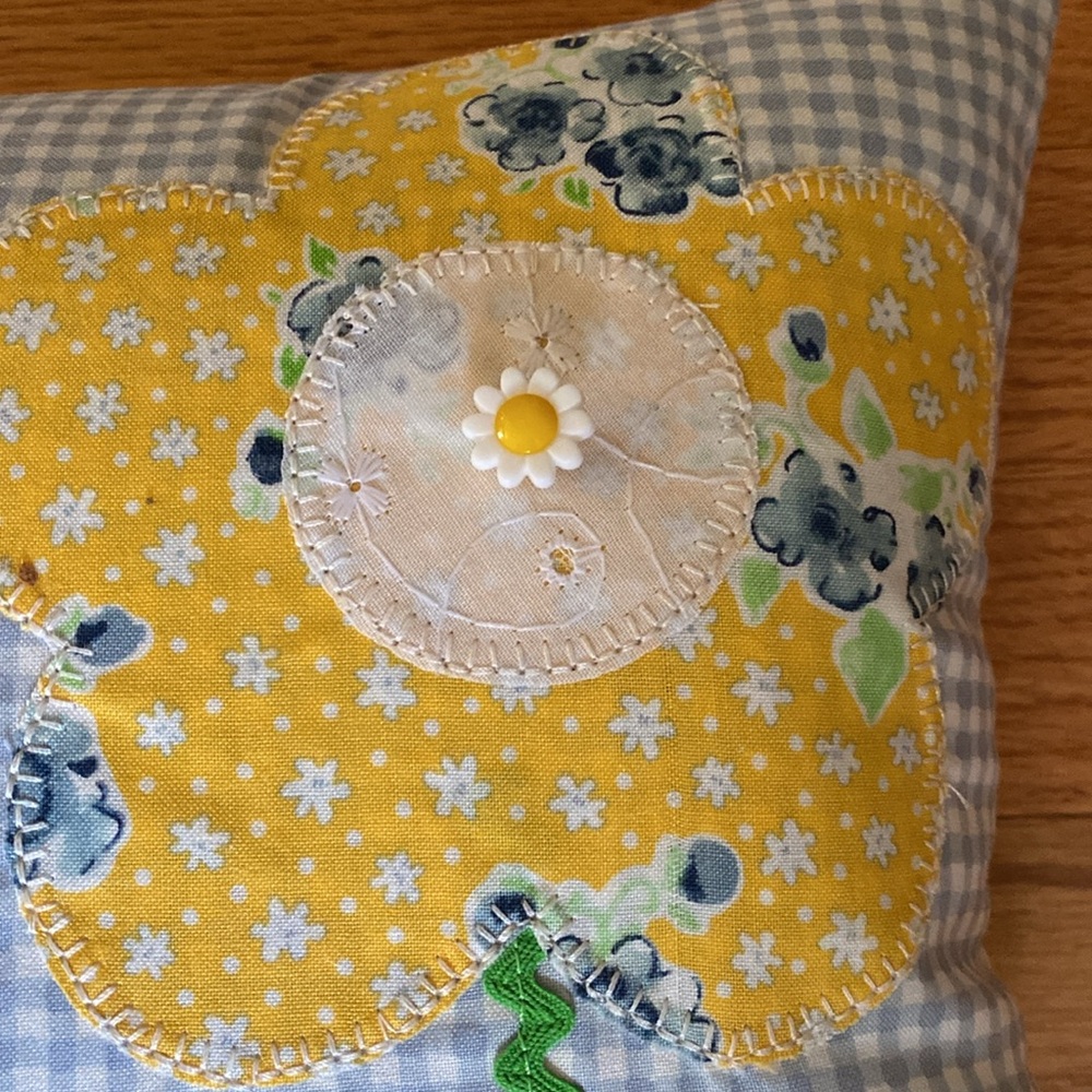 Handmade Appliqué Pillow 13”x 10” NWOT - Picture 4 of 10